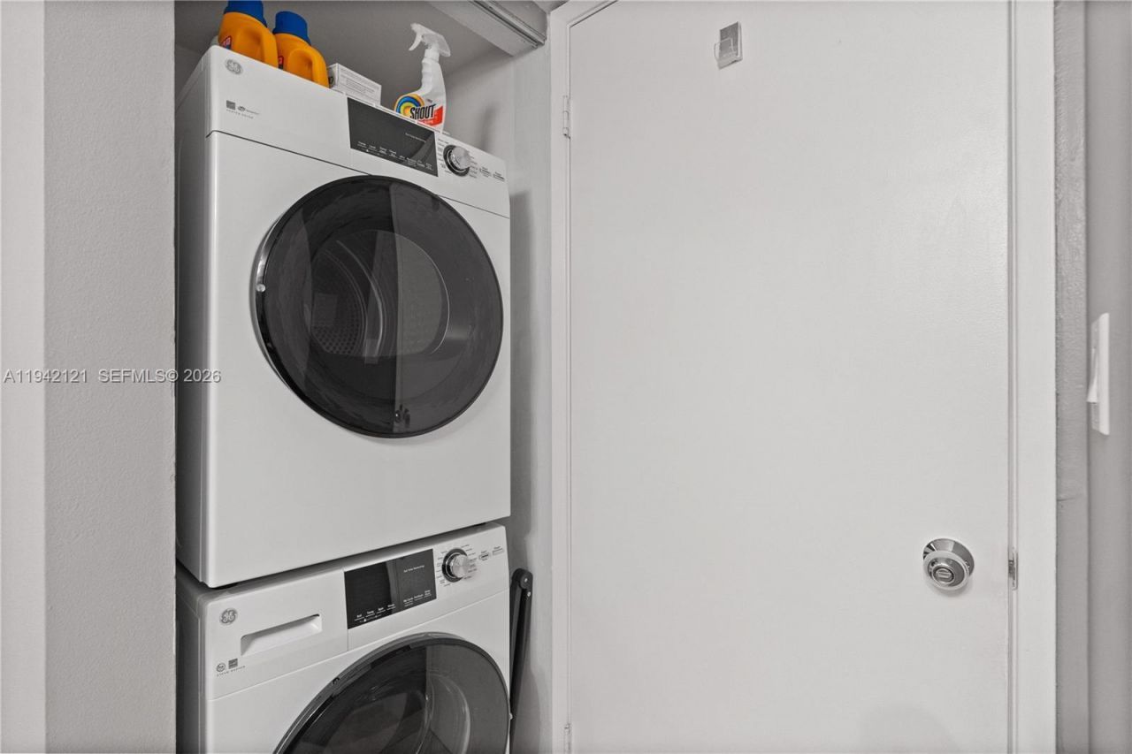 3600 Mystic Pointe Dr, Unit 309, Aventura, FL 33180 Photo