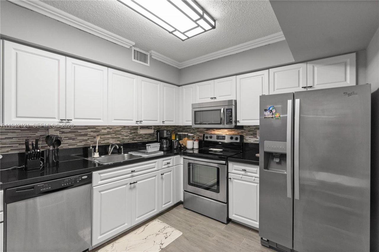 3600 Mystic Pointe Dr, Unit 309, Aventura, FL 33180 Photo