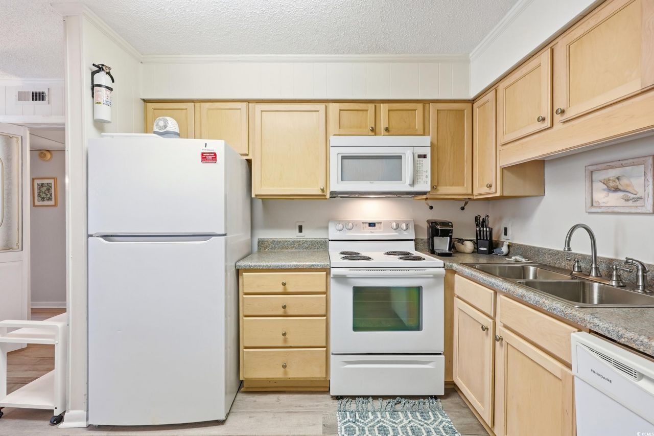 5000 N Ocean Blvd. Photo 17