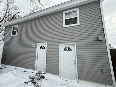 125 W 1st Street, East Syracuse, NY 13057