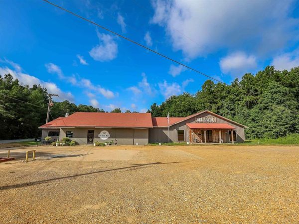 2005 Fairview Rd, Camden, AR 71701