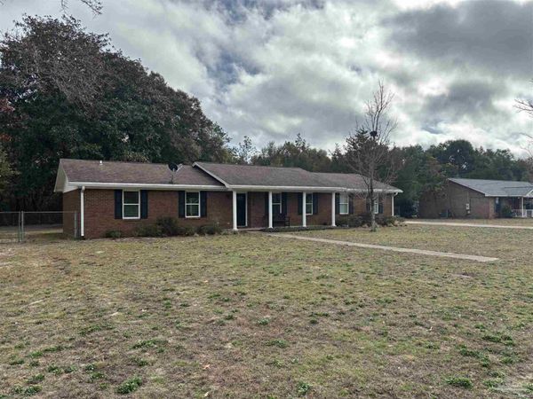 5367 Constitution Rd, Crestview, FL 32539