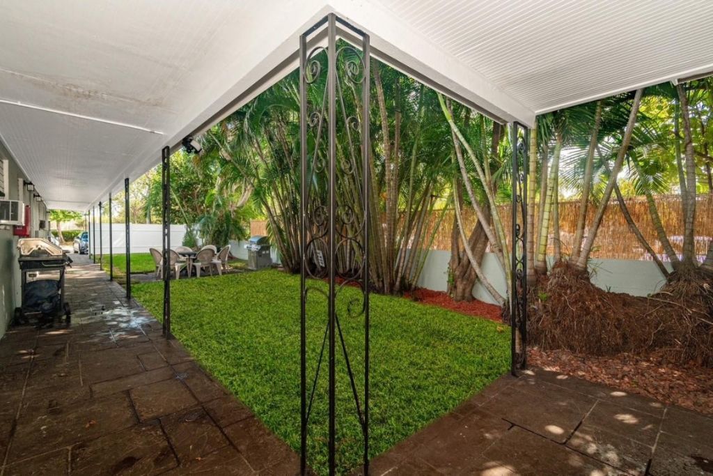 1017 NE 14th Avenue, Fort Lauderdale, FL 33304 Photo