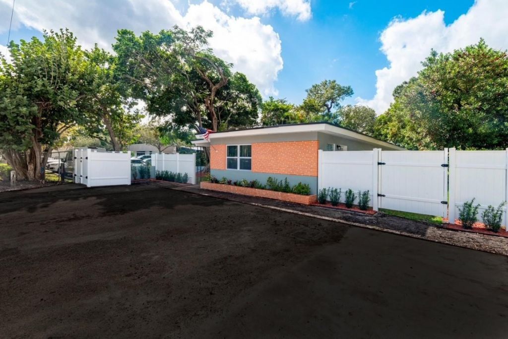 1017 NE 14th Avenue, Fort Lauderdale, FL 33304 Photo