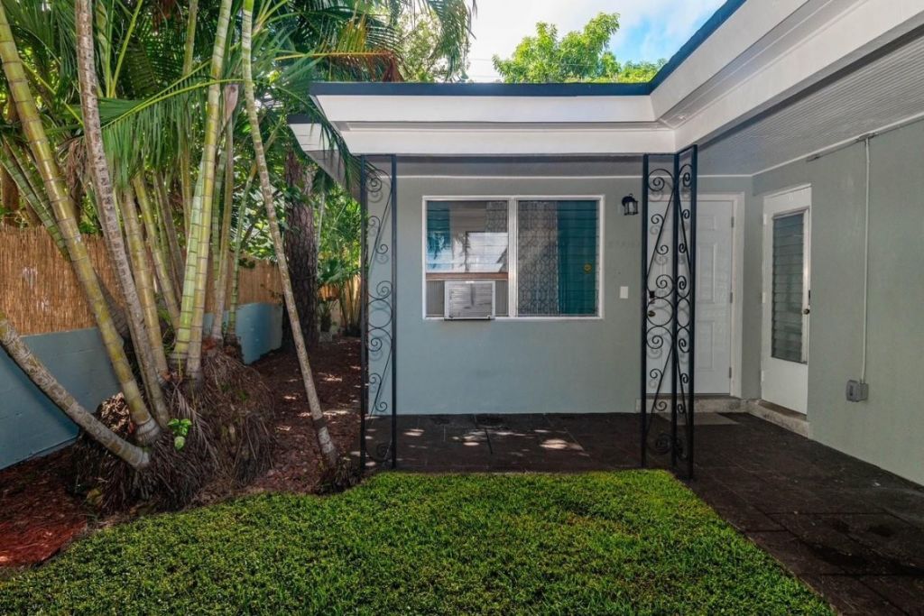 1017 NE 14th Avenue, Fort Lauderdale, FL 33304 Photo