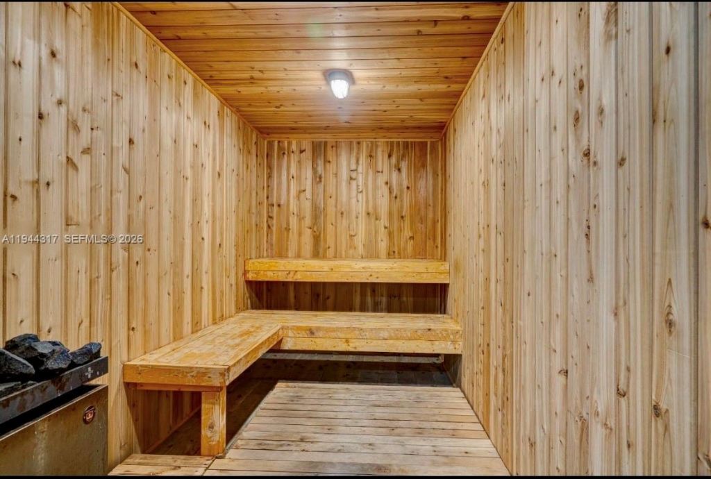 200 Diplomat Pkwy, Unit 721, Hallandale Beach, FL 33009 Photo