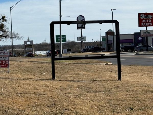 1718 W Broadway Avenue , Sulphur, OK 73086