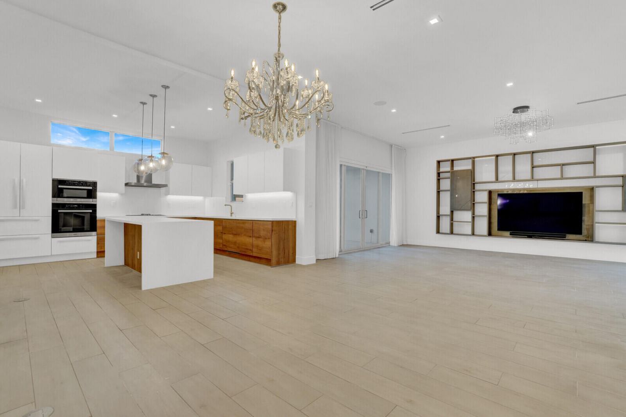 12 SE 10th Avenue, Fort Lauderdale, FL 33301 Photo