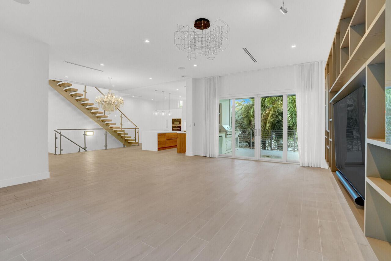 12 SE 10th Avenue, Fort Lauderdale, FL 33301 Photo