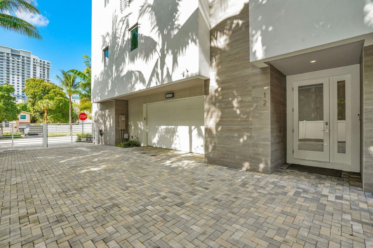 12 SE 10th Avenue, Fort Lauderdale, FL 33301 Photo
