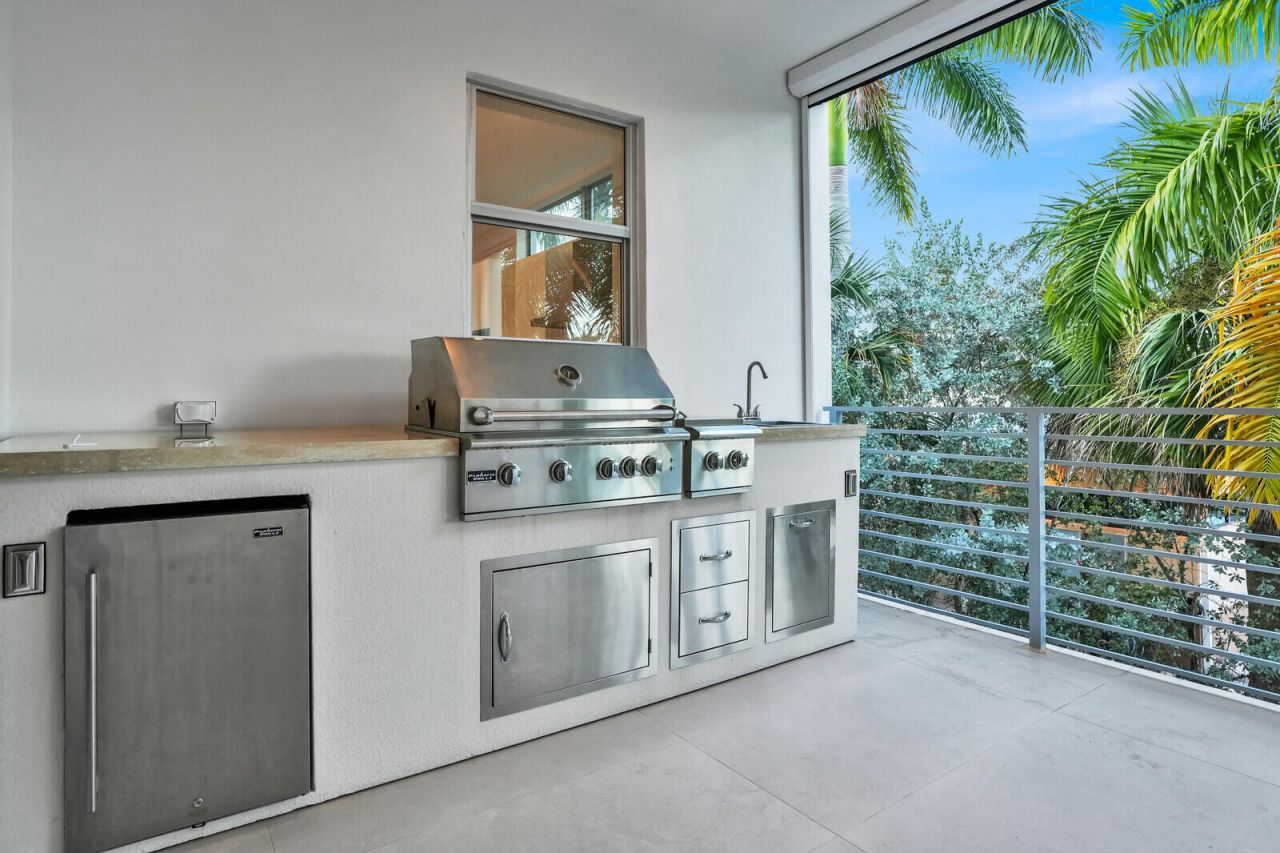 12 SE 10th Avenue, Fort Lauderdale, FL 33301 Photo