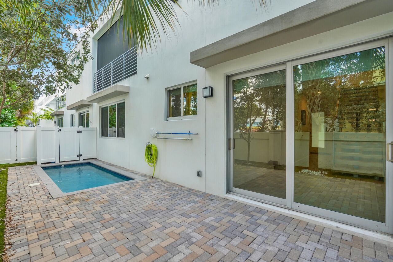 12 SE 10th Avenue, Fort Lauderdale, FL 33301 Photo