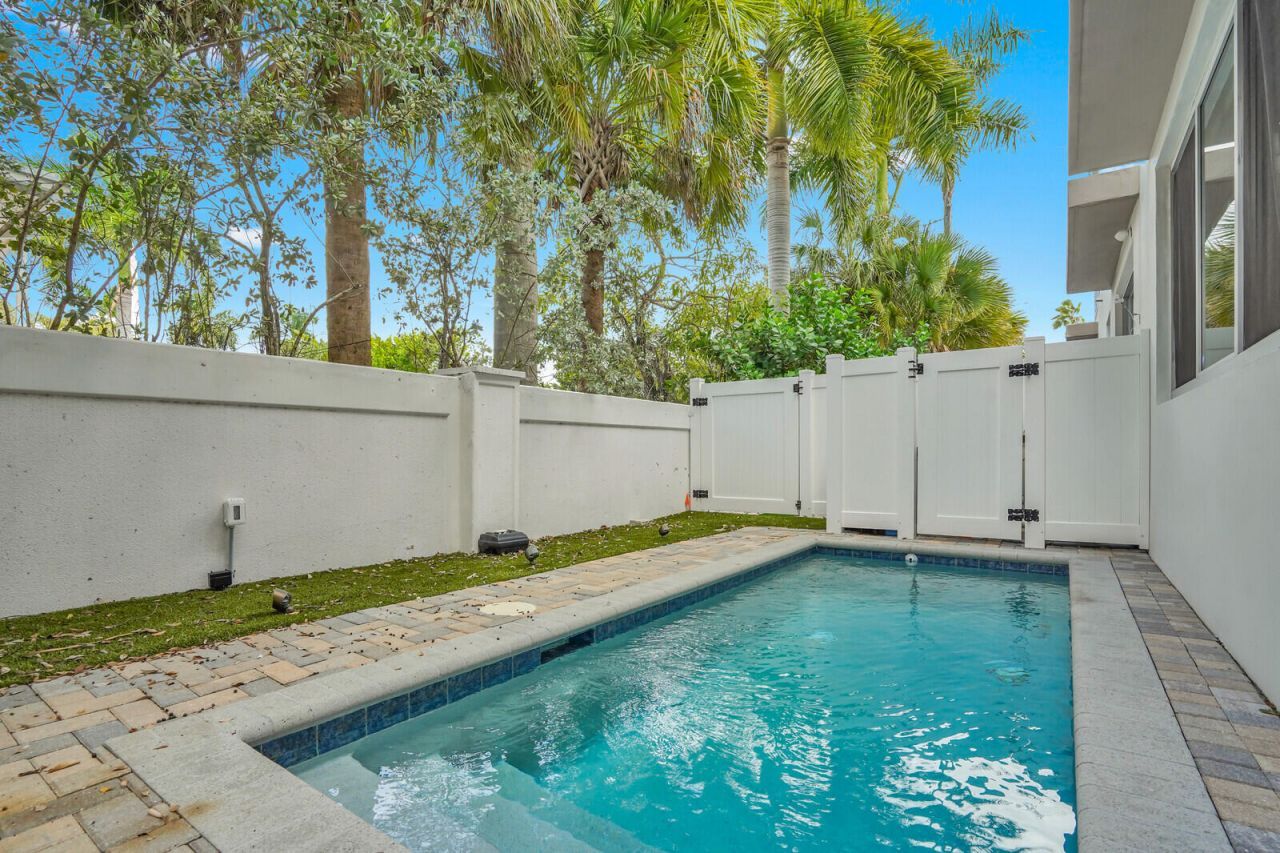 12 SE 10th Avenue, Fort Lauderdale, FL 33301 Photo