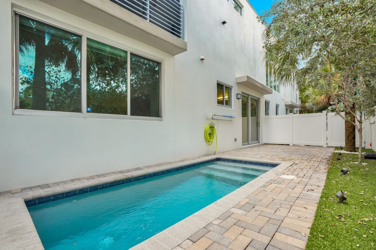 12 SE 10th Avenue, Fort Lauderdale, FL 33301 Photo