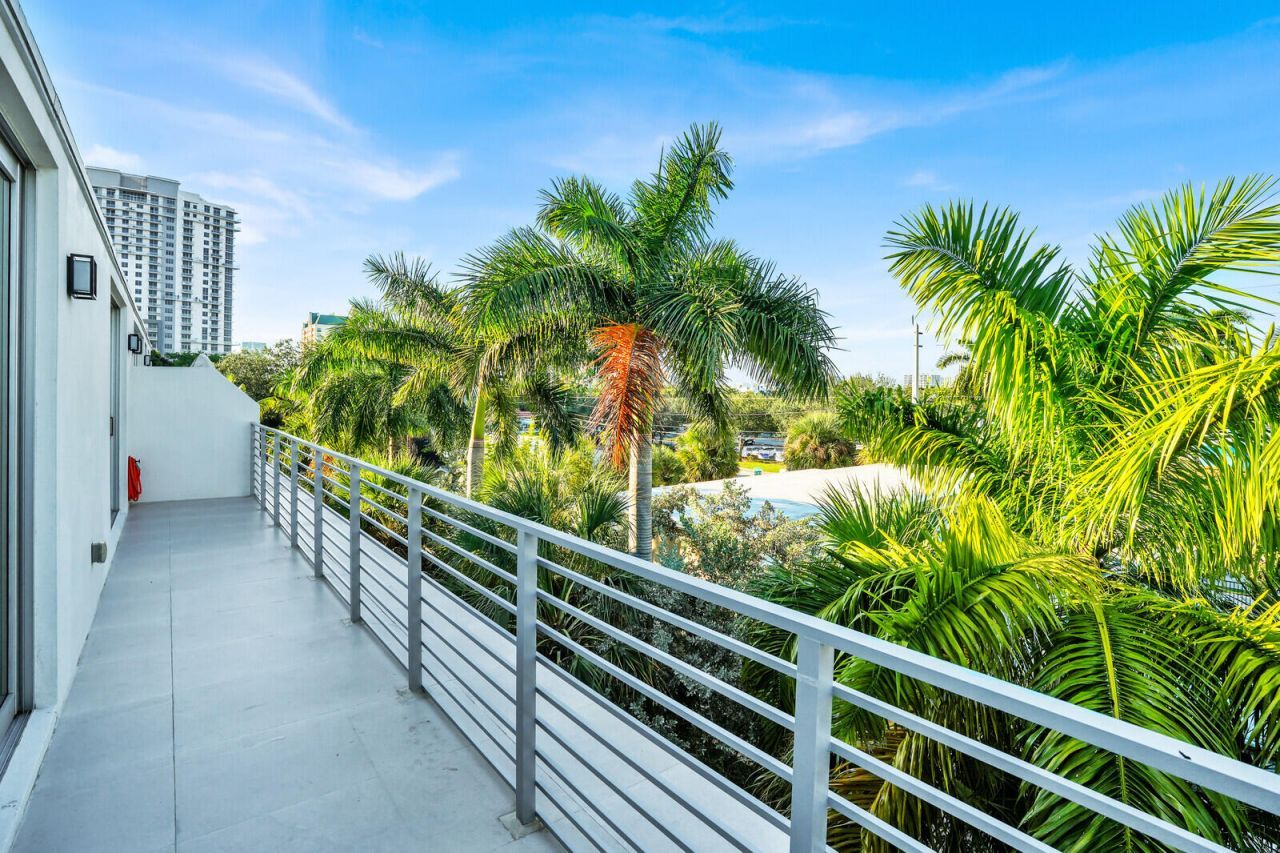 12 SE 10th Avenue, Fort Lauderdale, FL 33301 Photo