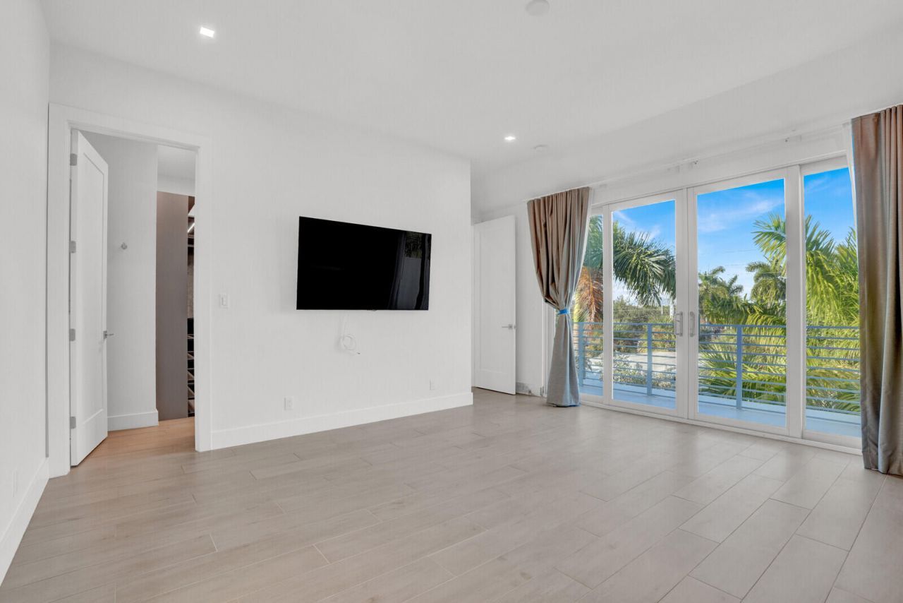 12 SE 10th Avenue, Fort Lauderdale, FL 33301 Photo