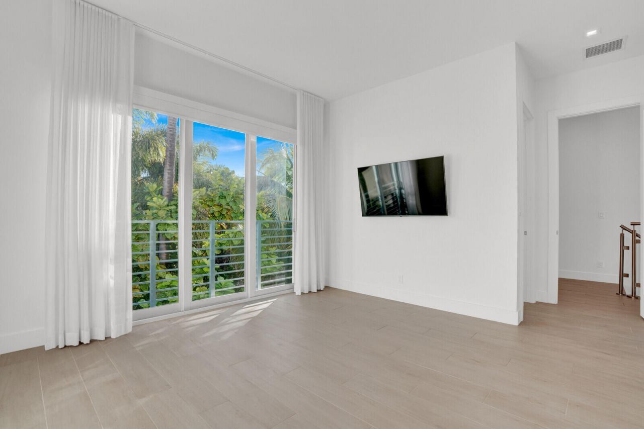 12 SE 10th Avenue, Fort Lauderdale, FL 33301 Photo