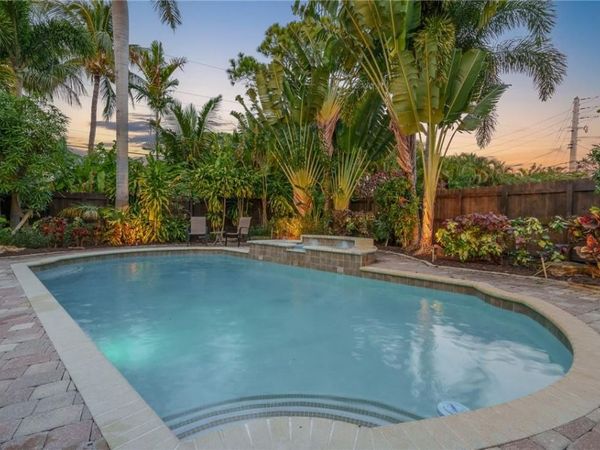 425 NE 25th Street, Wilton Manors, FL 33305