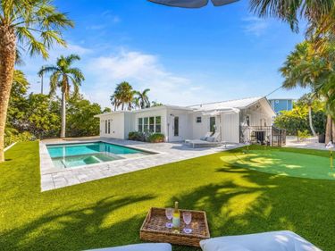 414 79TH STREET, HOLMES BEACH, FL 34217