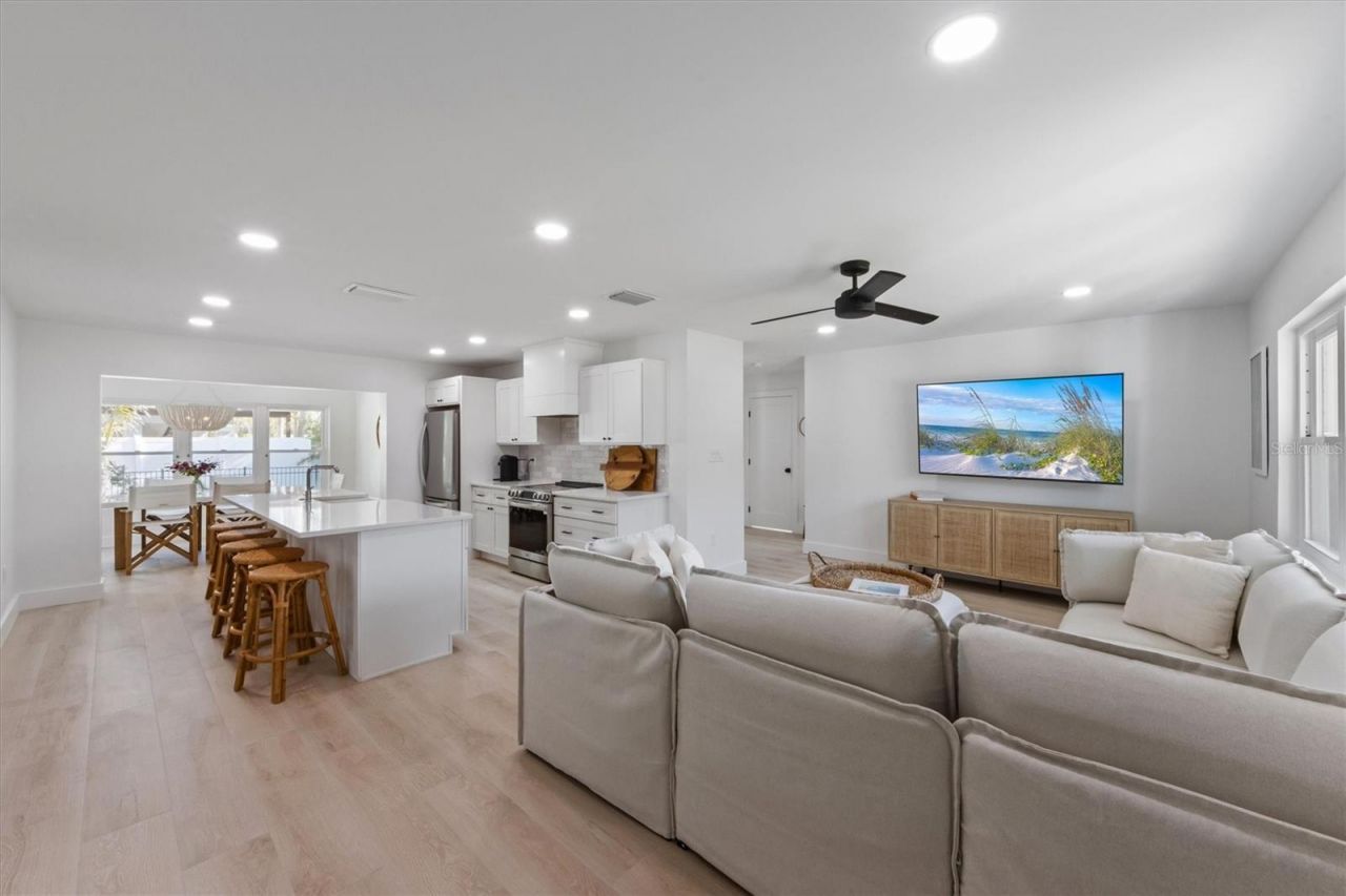 414 79th Street, Holmes Beach, FL 34217 Photo