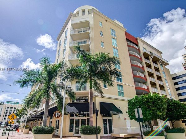 7280 SW 90th St, Unit 609, Miami, FL 33156