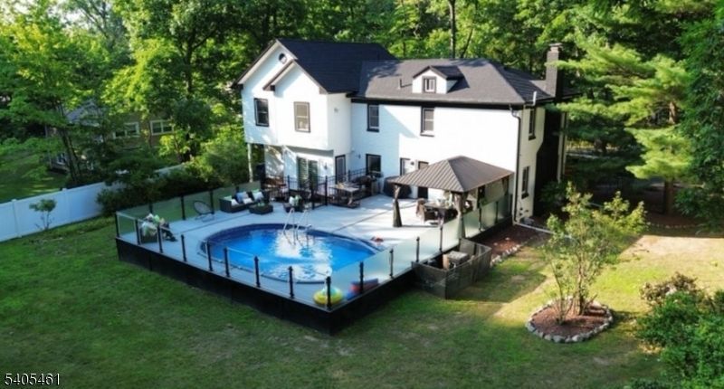 205 Davis Ave, Hackensack, NJ 07601 Main Photo