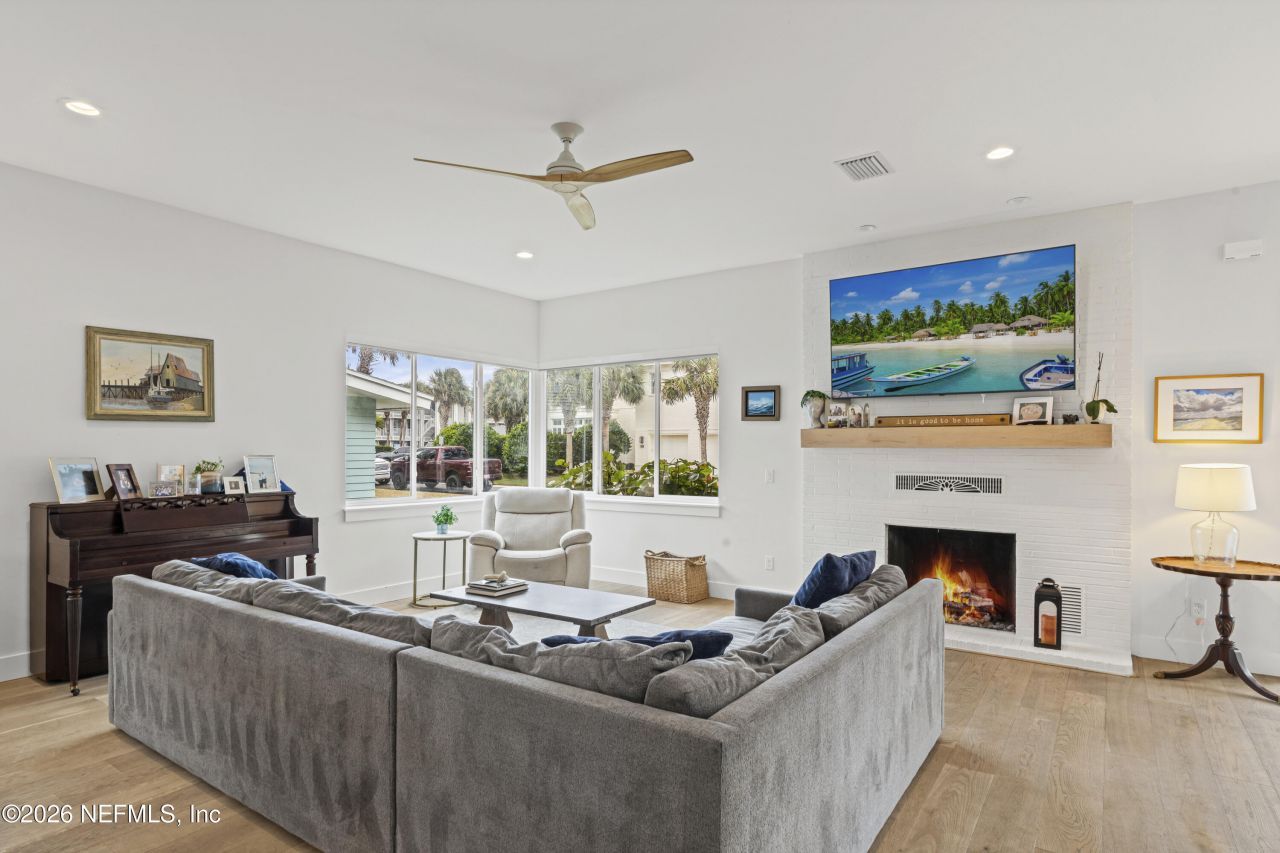 145 8th Street, Atlantic Beach, FL 32233 Photo