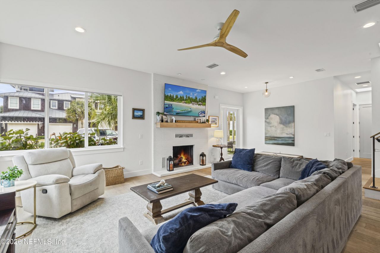 145 8th Street, Atlantic Beach, FL 32233 Photo