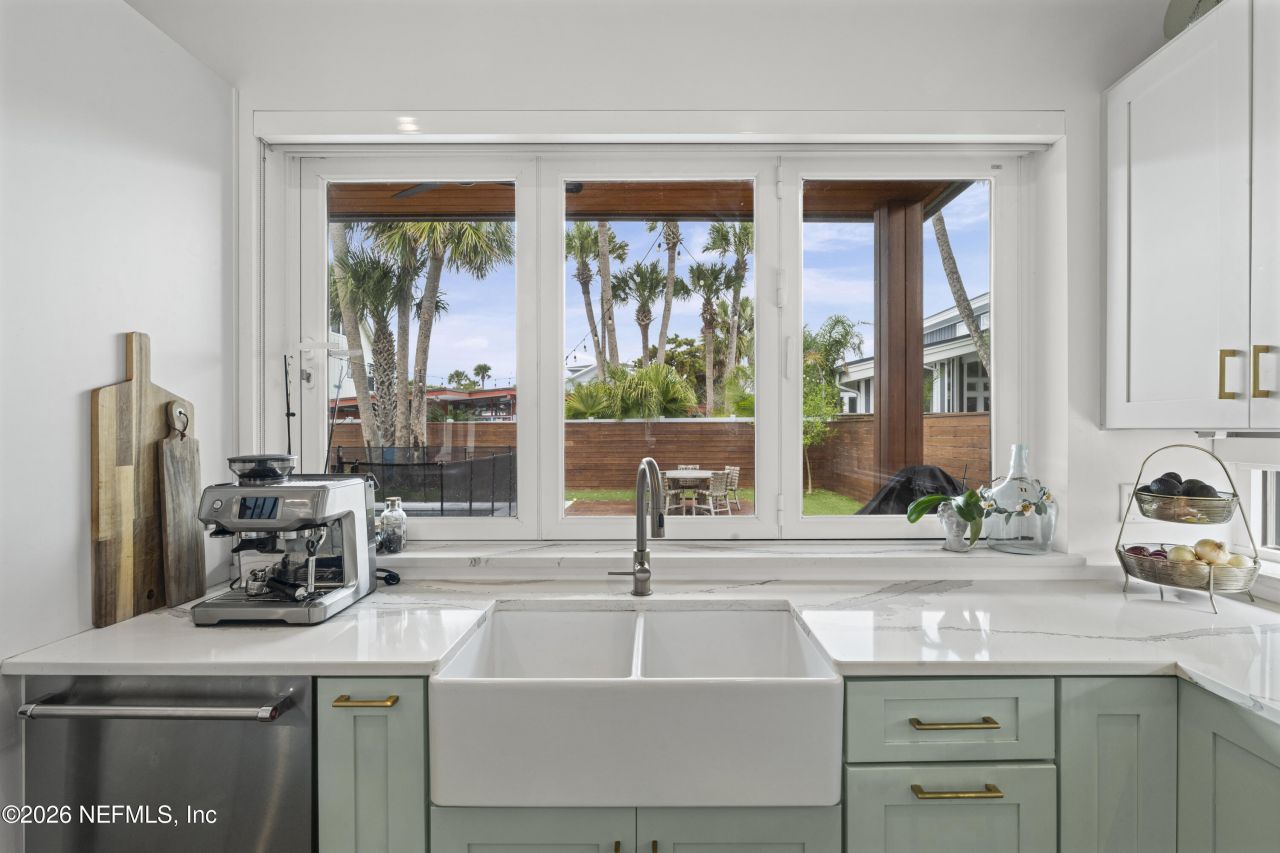 145 8th Street, Atlantic Beach, FL 32233 Photo