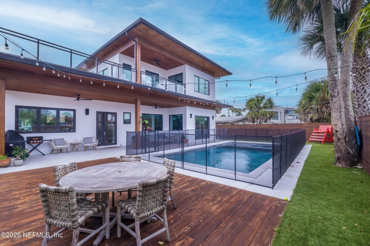 145 8th Street, Atlantic Beach, FL 32233 Photo