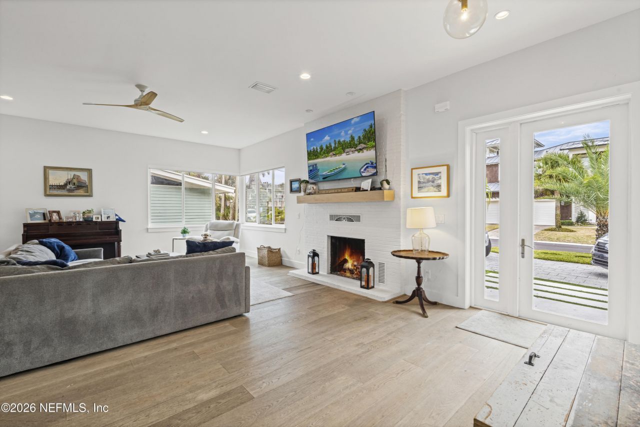 145 8th Street, Atlantic Beach, FL 32233 Photo