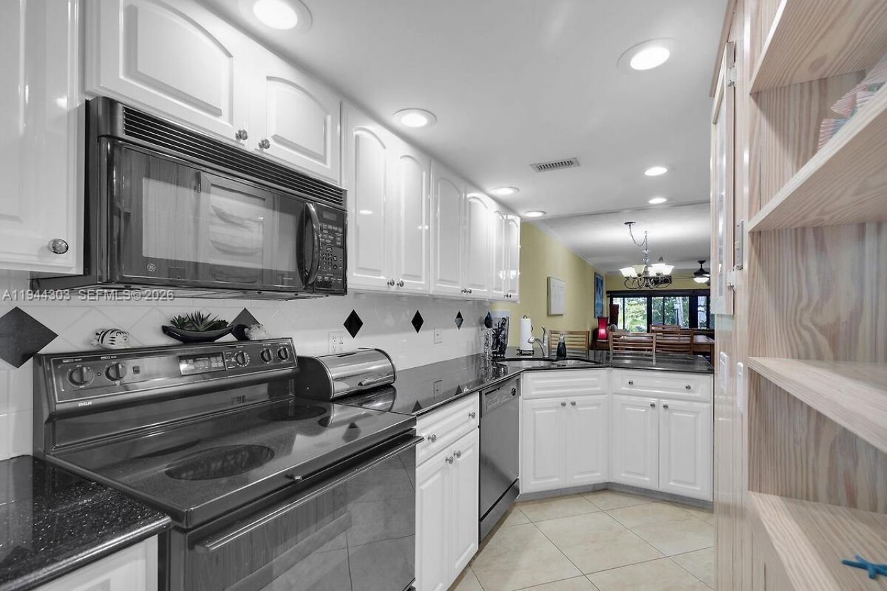 87200 Overseas Hwy , Unit M2, Plantation Key, FL 33036 Photo