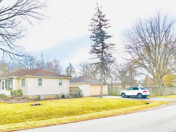 15275 W Walnut Drive, Deerfield, IL 60015