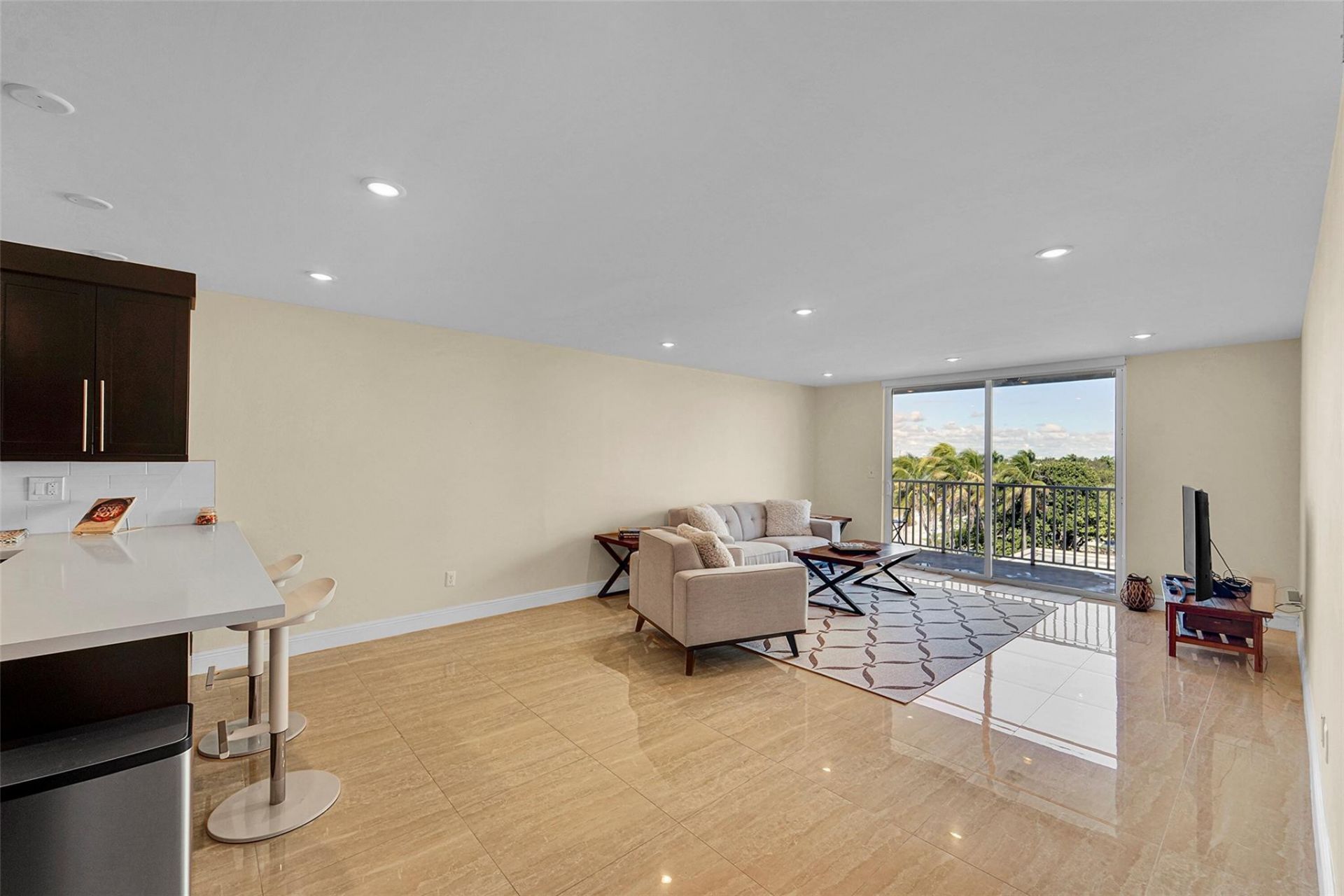 1401 S Ocean Drive, Unit 502, Hollywood, FL 33019 Photo