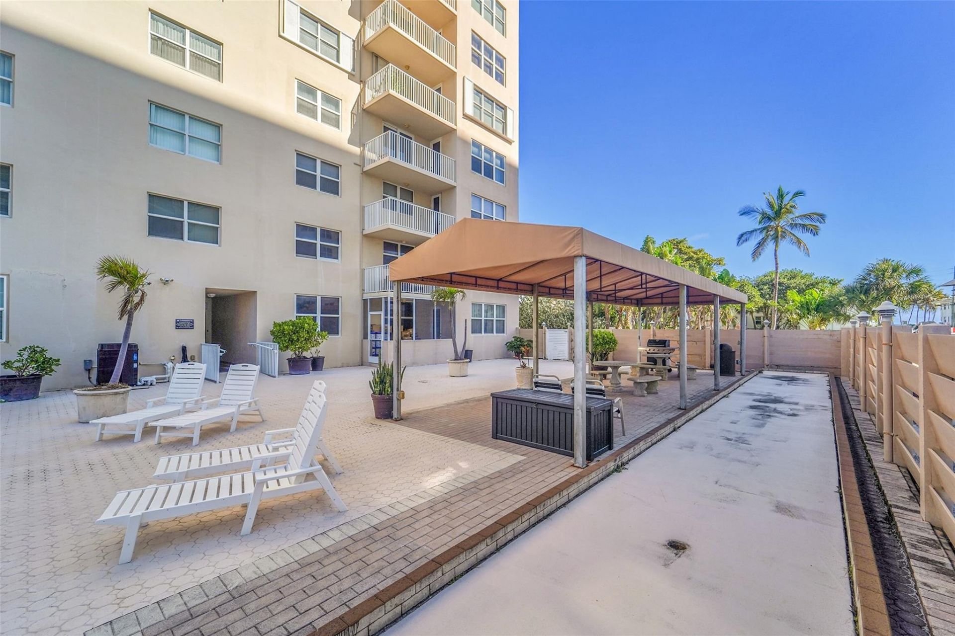 1401 S Ocean Drive, Unit 502, Hollywood, FL 33019 Photo