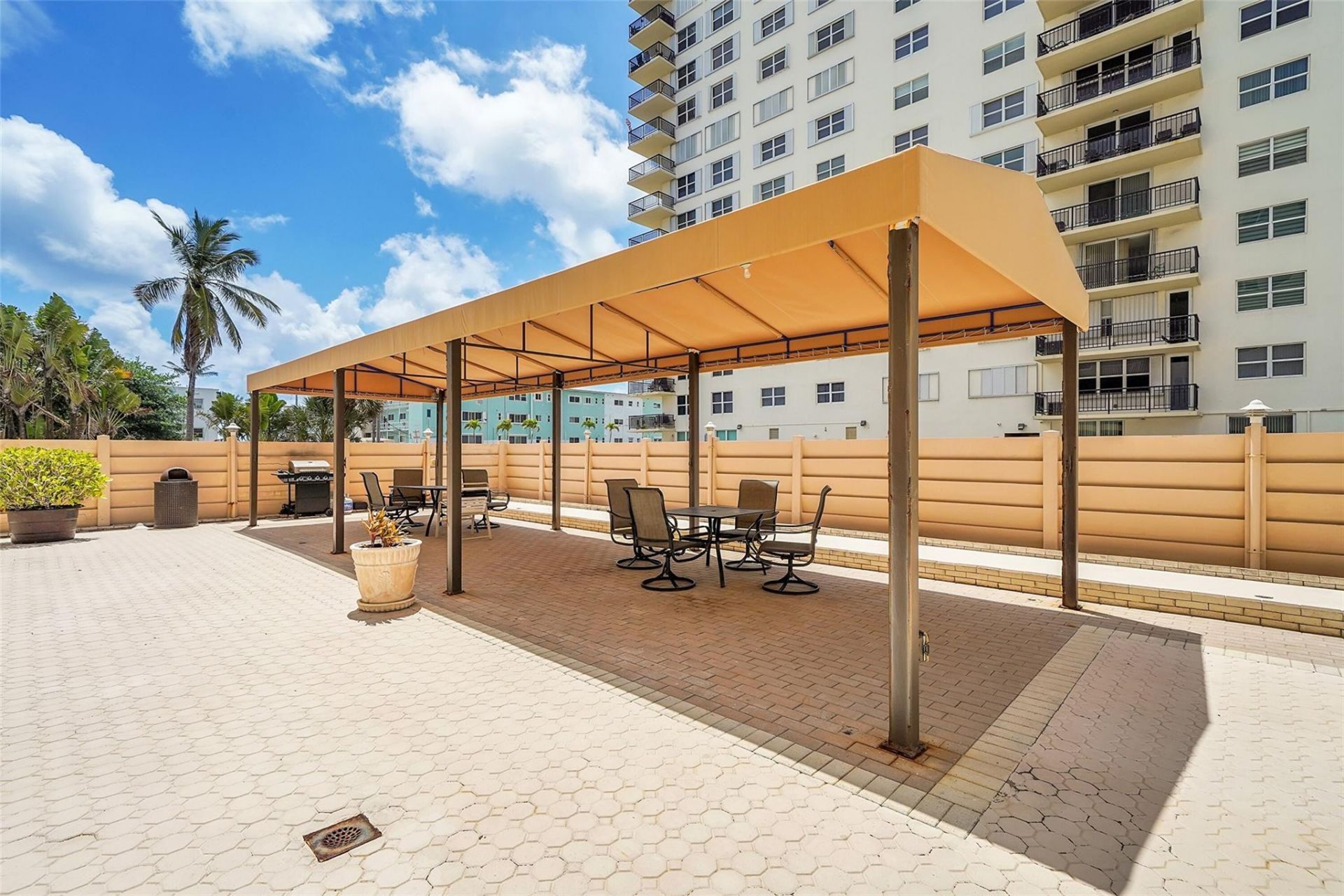 1401 S Ocean Drive, Unit 402, Hollywood, FL 33019 Photo