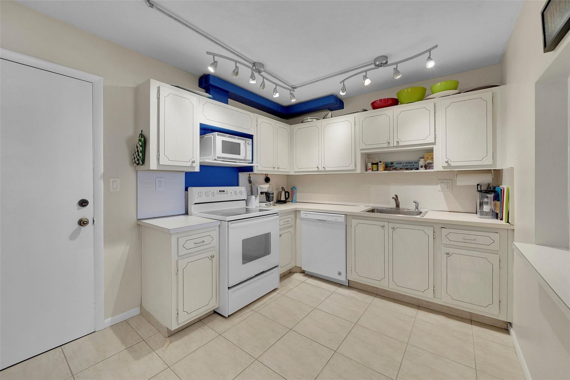 1401 S Ocean Drive, Unit 402, Hollywood, FL 33019 Photo