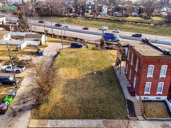 4614 Pennsylvania Avenue, St Louis, MO 63111