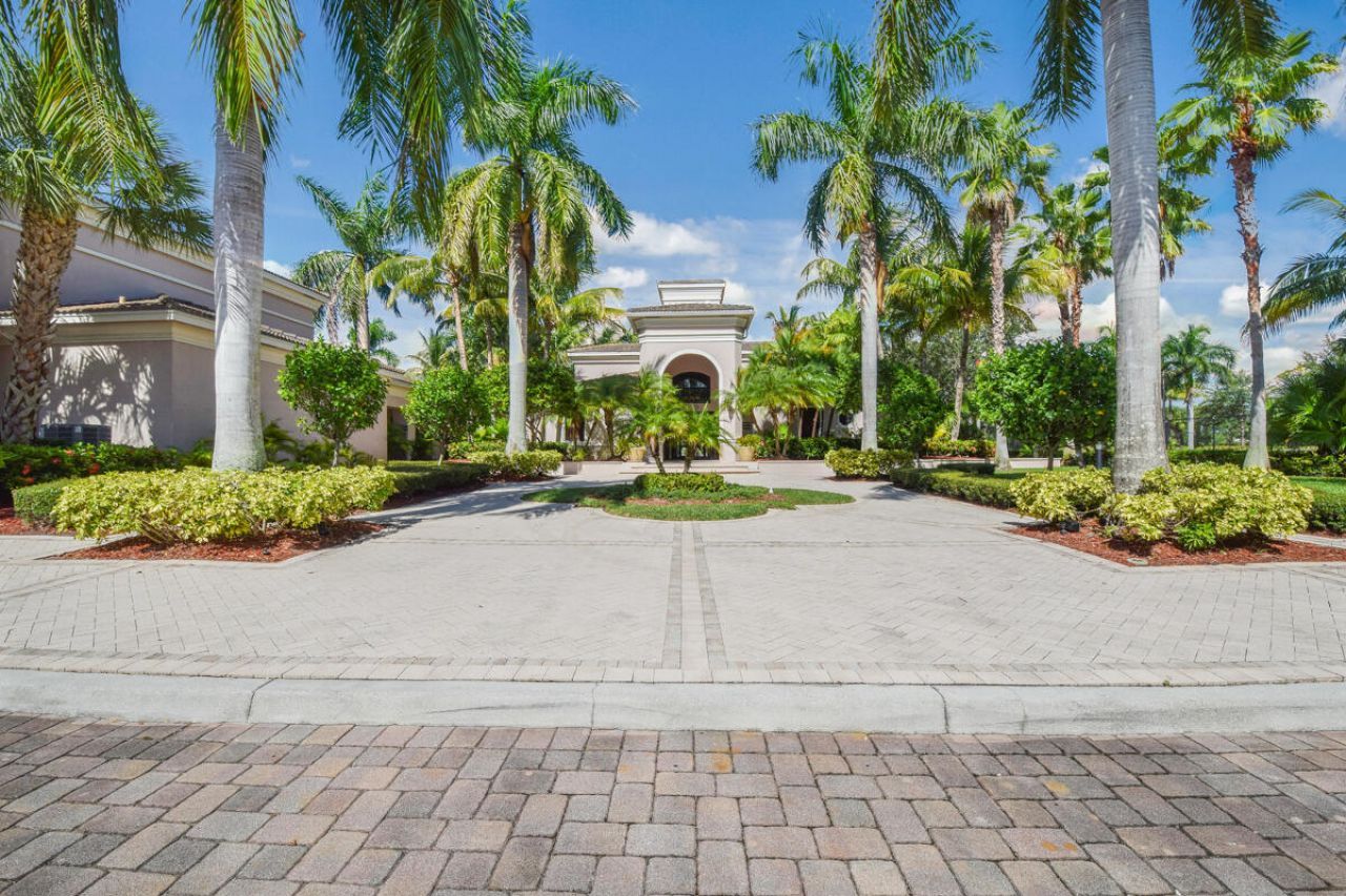 2916 Tuscany Court, Unit 104, Palm Beach Gardens, FL 33410 Photo