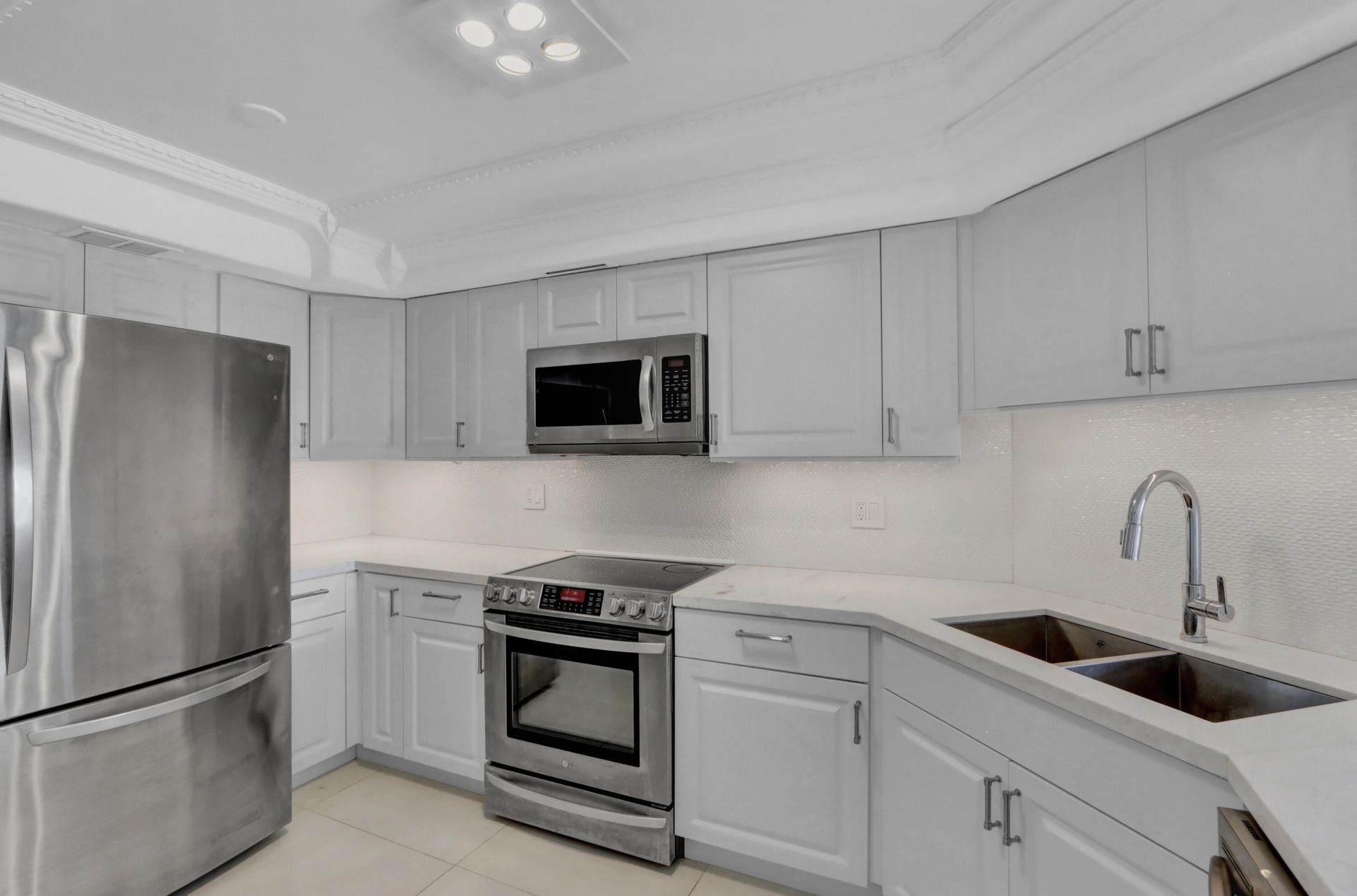 2000 Presidential Way, Unit 504, West Palm Beach, FL 33401 Photo