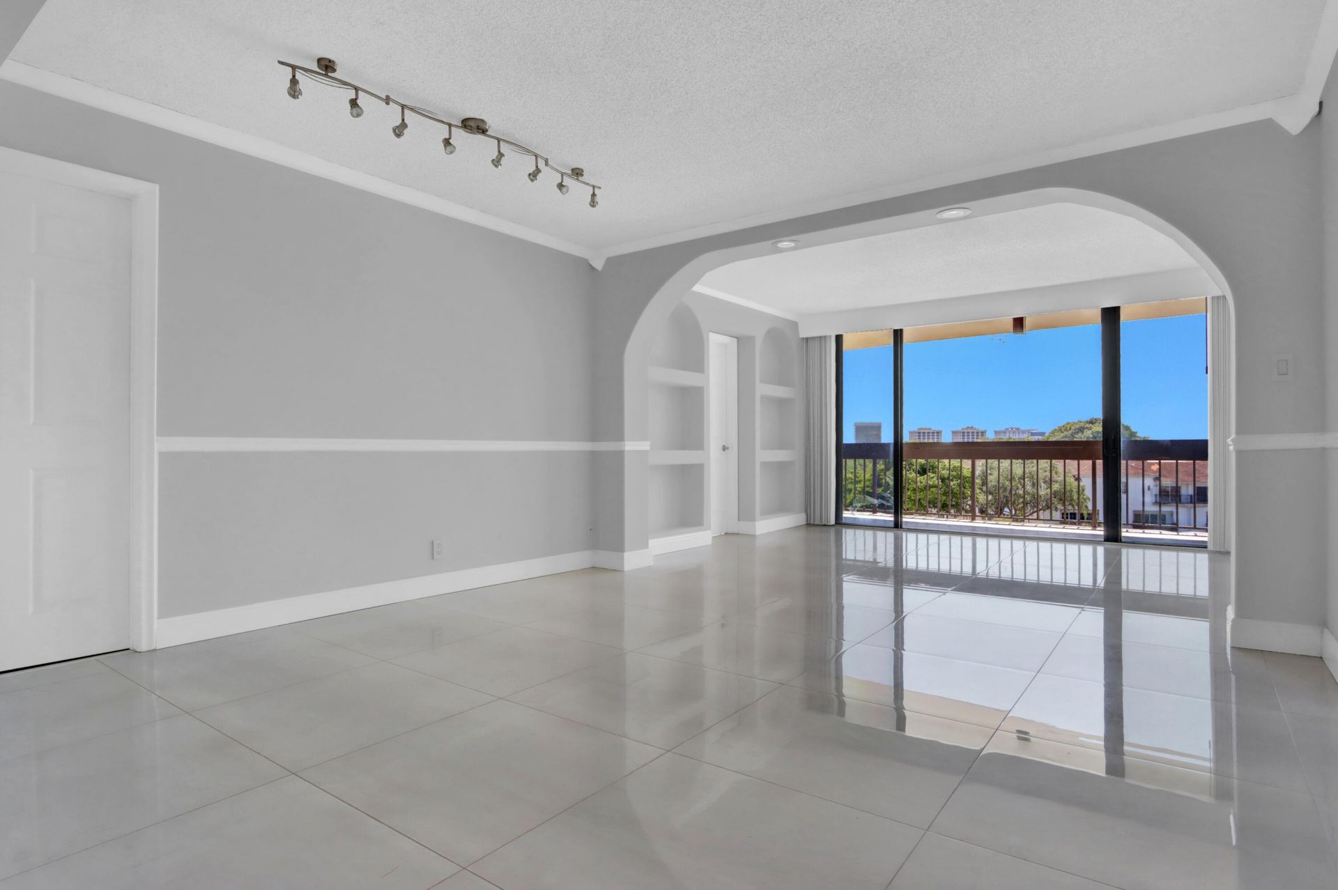 2000 Presidential Way, Unit 504, West Palm Beach, FL 33401 Photo