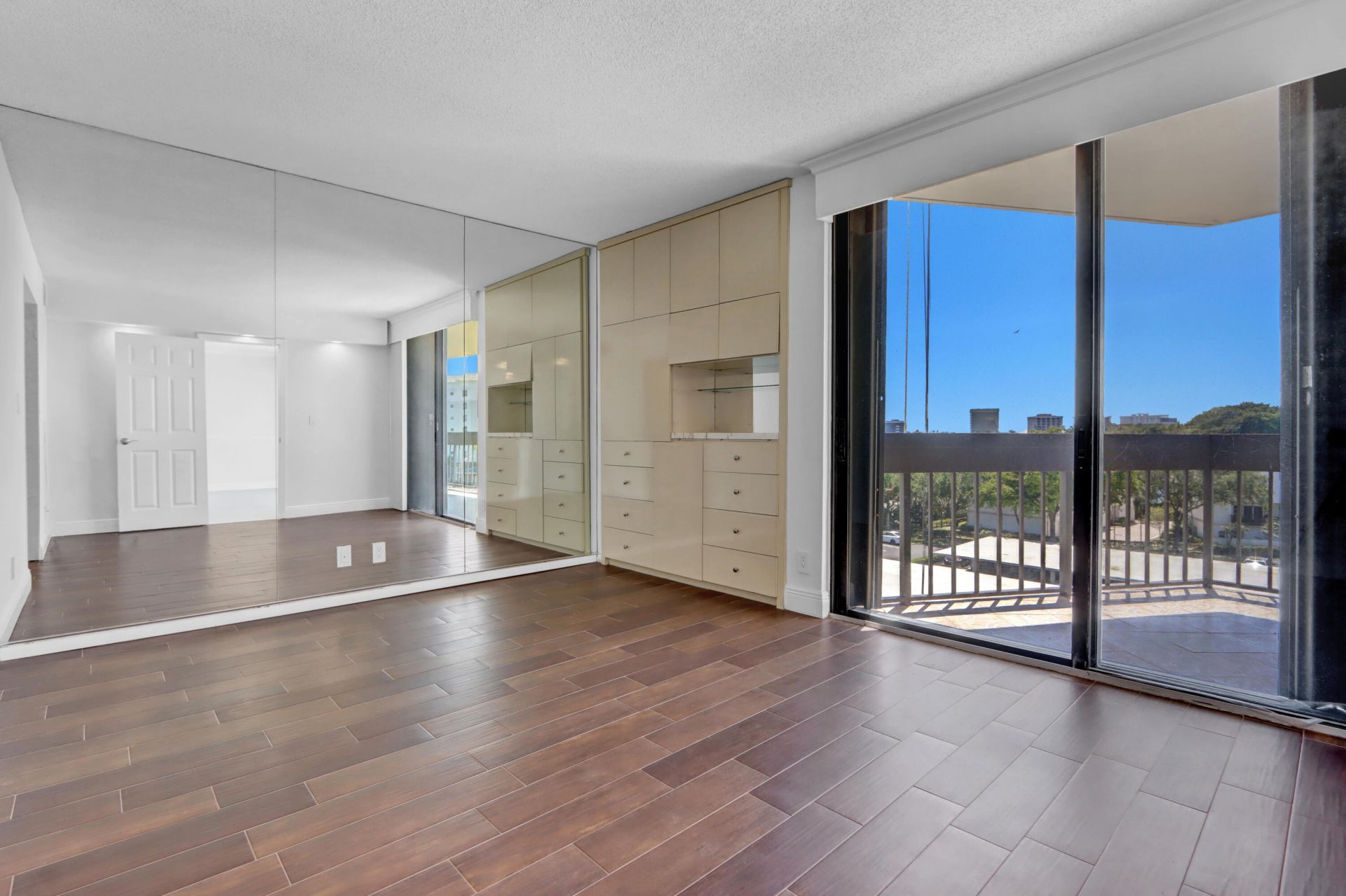 2000 Presidential Way, Unit 504, West Palm Beach, FL 33401 Photo