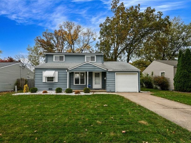 14314 Ledgewood Avenue, Cleveland, OH 44111 Photo 2