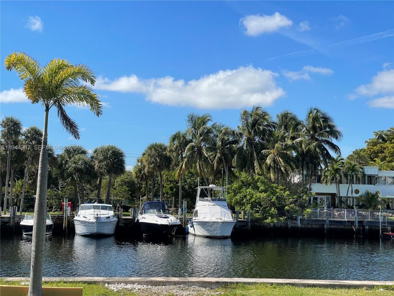 851 Three Islands Blvd, Unit 106, Hallandale Beach, FL 33009 Photo