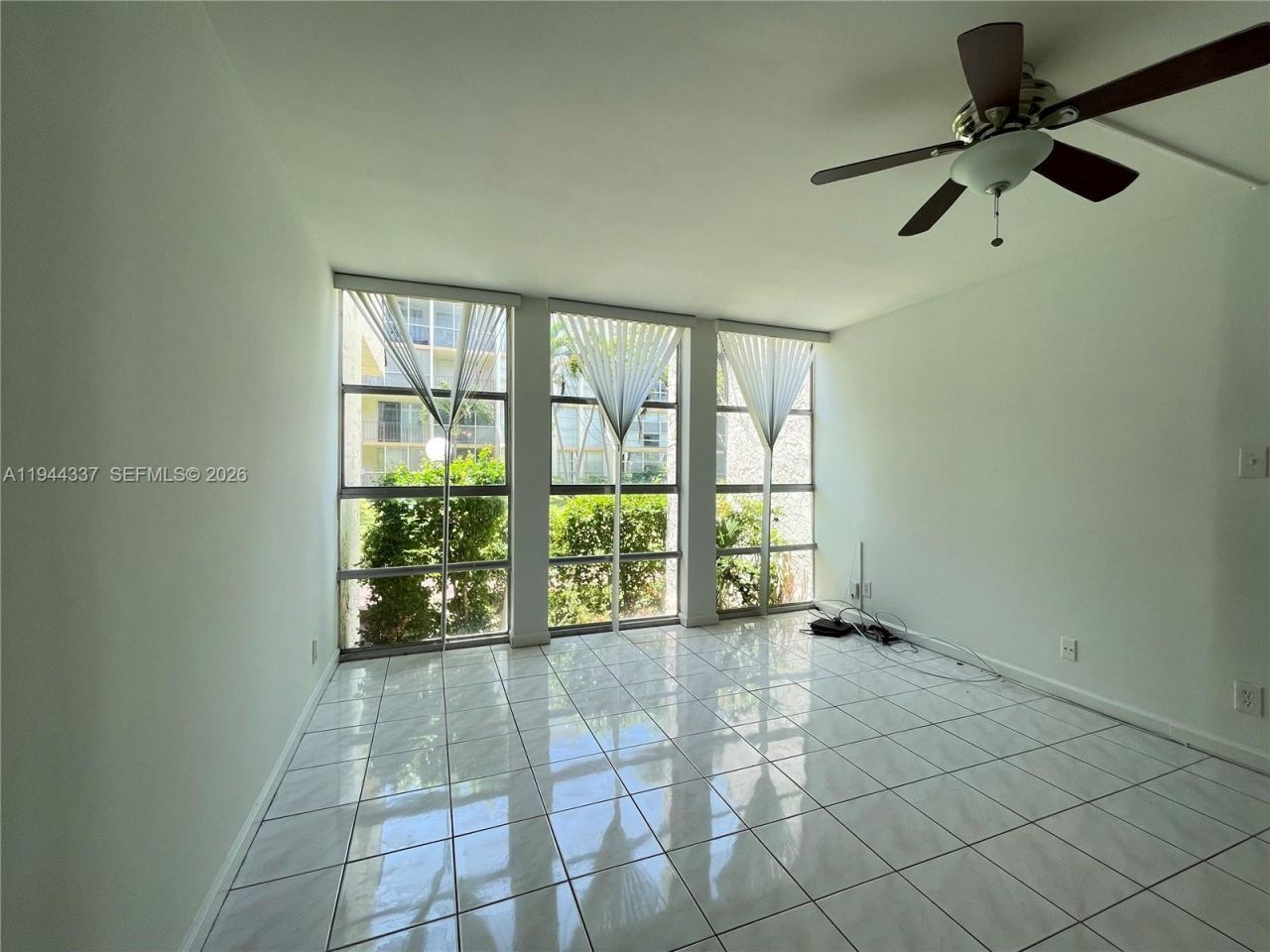 851 Three Islands Blvd, Unit 106, Hallandale Beach, FL 33009 Photo