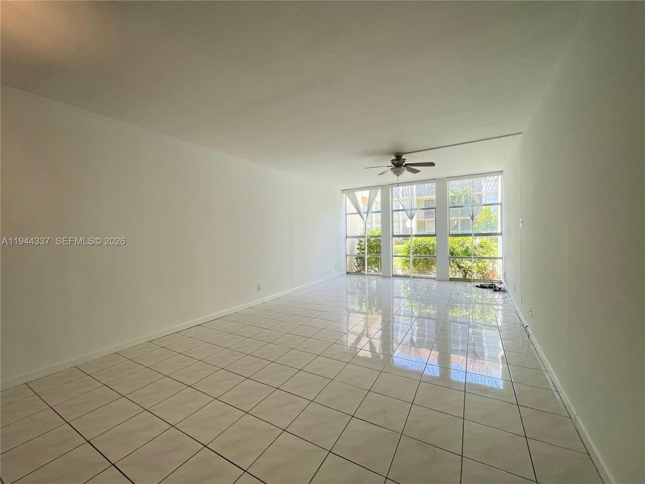 851 Three Islands Blvd, Unit 106, Hallandale Beach, FL 33009 Photo
