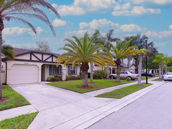 2344 SE Brekenridge Circle, Port St. Lucie, FL 34952