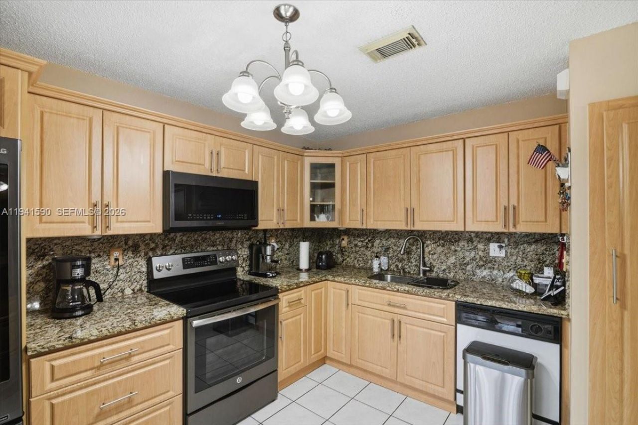 13741 SW 160th Ter, Miami, FL 33177 Photo