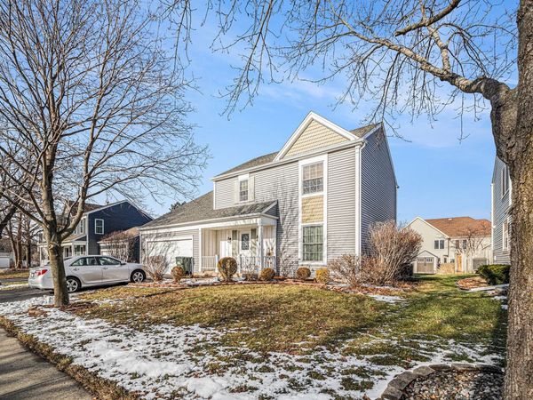 1279 Bison Trail, Carol Stream, IL 60188