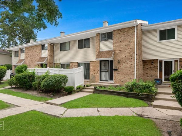 882 White Oak Lane, University Park, IL 60484